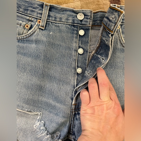 Vintage Levi’s fly button Jean shorts - Picture 10 of 11
